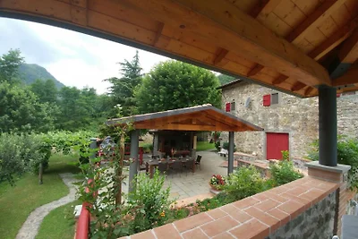 Colonica con piscina in Garfagnana