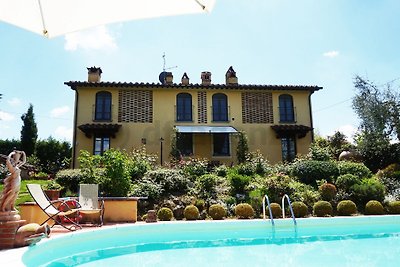 Villa with private pool (10 + 2)