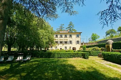 Historische Villa mit eigenem Pool