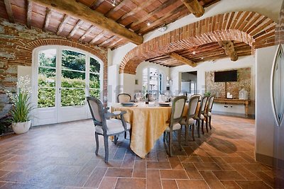 Villa in Lucca with private pool