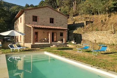 Landhaus für max  8 Pers. mit Pool