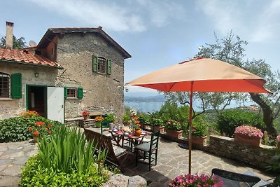 Country house with sea view (8 persons)