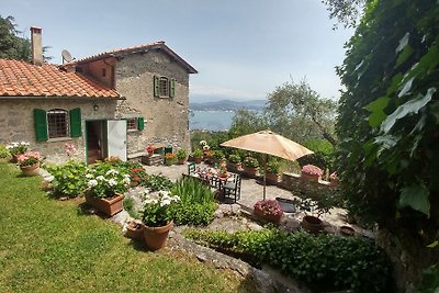 Country house with sea view (8 persons)