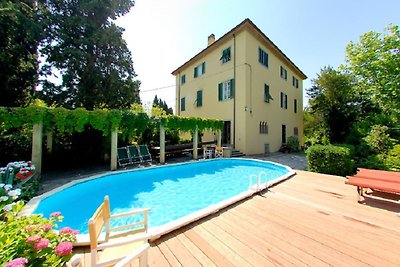 Historic villa with pool 20 pers