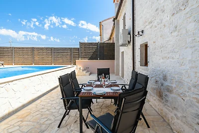Casa Simona with pool in Kastelir, Istria