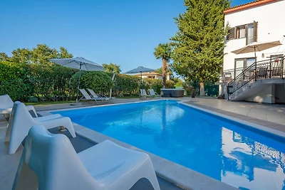 Villa Martimar with pool and hot tub in...