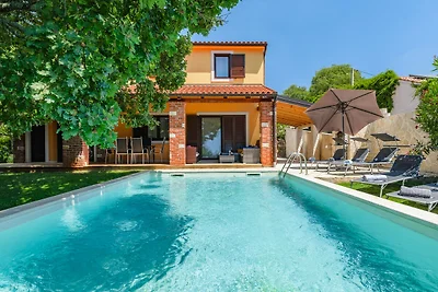 Villa Hrast Bacva with Pool in Višnjan,...