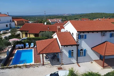 Villa Cherry House with pool