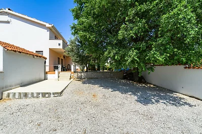 Apartment Panous 2