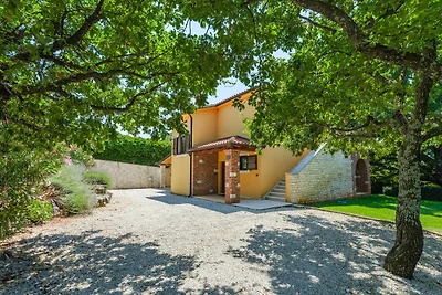 Villa Hrast Bacva with Pool in Višnjan,...