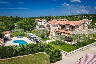 Villa Marijanin vrt with pool in Tinjan,...