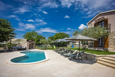 Villa Marijanin vrt with pool in Tinjan,...