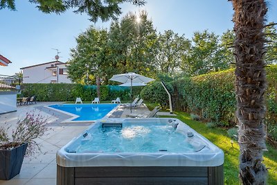 Villa Martimar with pool and hot tub in...