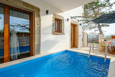 Casa Piccola Leona with pool in Groznjan