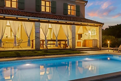 Villa Stella Polaris with pool in Visnjan,...
