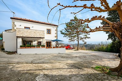 Casa Piccola Leona with pool in Groznjan