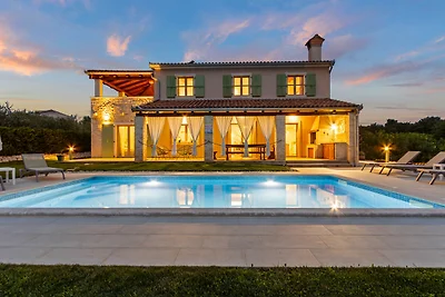 Villa Stella Polaris with pool in Visnjan,...