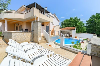 Apartment Panous 1