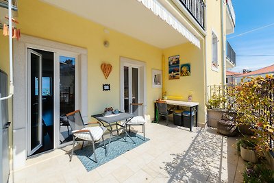 Deluxe Apartment Nina by the sea in Porec,...