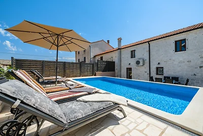 Casa Simona with pool in Kastelir, Istria