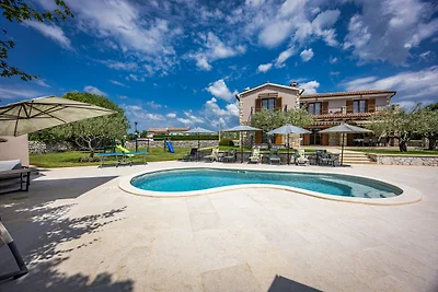Villa Marijanin vrt with pool in Tinjan,...