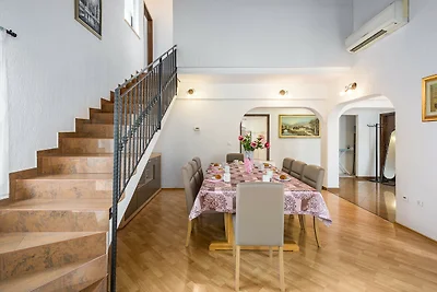 Villa Martimar with pool and hot tub in...