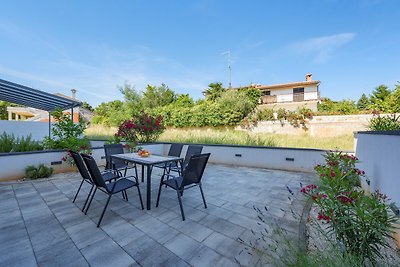 Apartment Monika with private pool in Porec