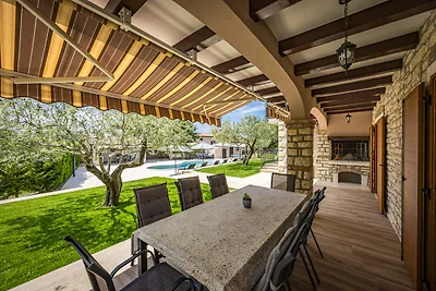 Villa Marijanin vrt with pool in Tinjan,...