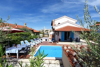 Villa Cherry House with pool