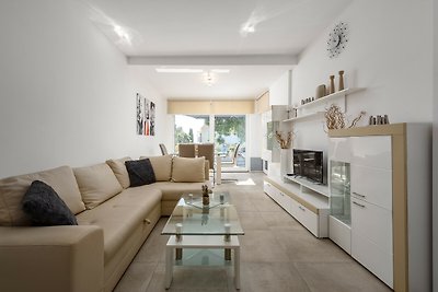 Apartment Monika with private pool in Porec