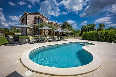 Villa Marijanin vrt with pool in Tinjan,...