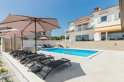 Villa Anela with pool in Porec