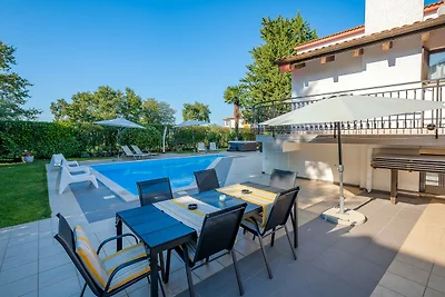 Villa Martimar with pool and hot tub in...