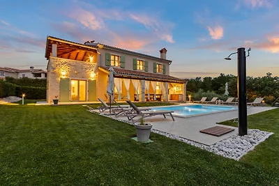Villa Stella Polaris with pool in Visnjan,...