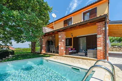 Villa Hrast Bacva with Pool in Višnjan,...