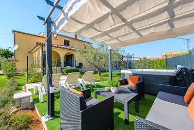 Apartment Josipa with Whirpool in Porec