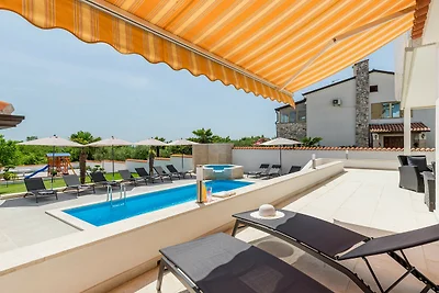 Villa Anela with pool in Porec