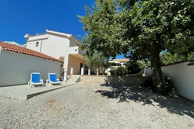 Apartment Panous 2