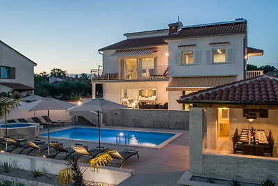 Villa Anela with pool in Porec