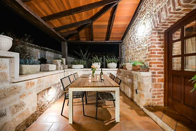 Apartment with private pool Suna