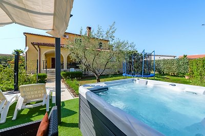 Apartment Josipa with Whirpool in Porec