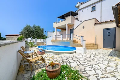 Apartment Panous 2