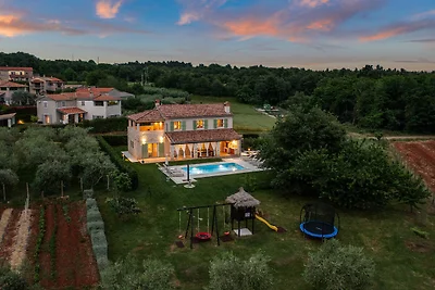 Villa Stella Polaris with pool in Visnjan,...