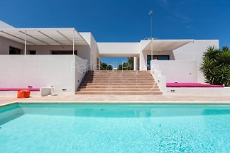Villa Karma mit grossem Privatpool
