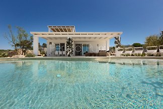 Villa Leucana mit Privatpool