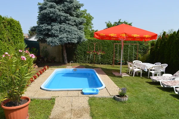 Casa de vacaciones Csepp con piscina