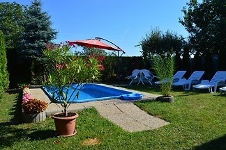 Domek letniskowy Ferienhaus Csepp mit Pool