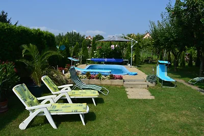 Ferienwohnung Kerti mit Pool