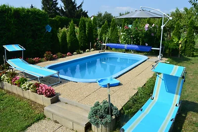 Ferienwohnung Kerti mit Pool