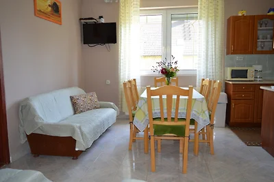 Ferienwohnung Kerti mit Pool